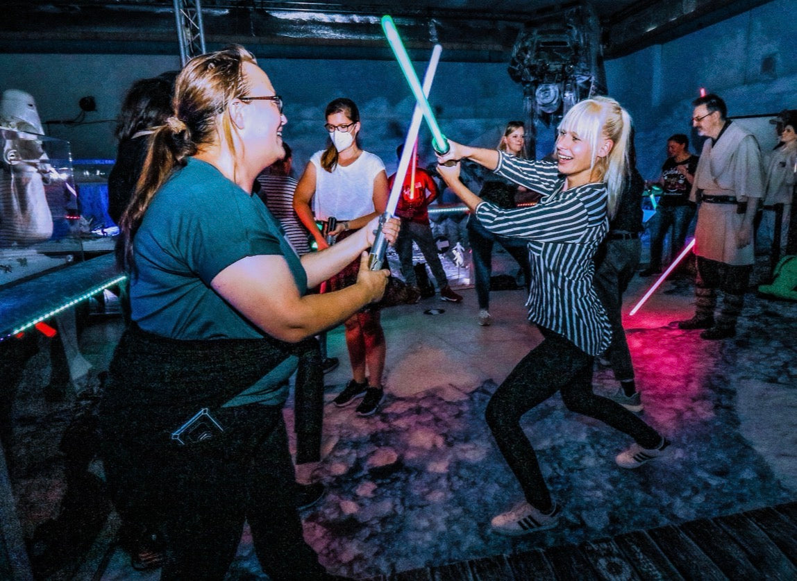 Geschenkset „Führung für 3 Personen mit Laserschwertkampf“